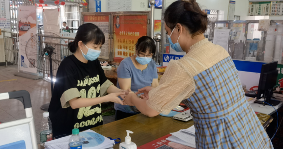 撫州長運(yùn) 炎炎夏日送清涼 關(guān)愛入心田