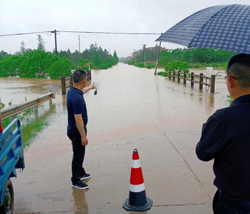 崇仁分公司積極開(kāi)展雨天道路安全排查工作