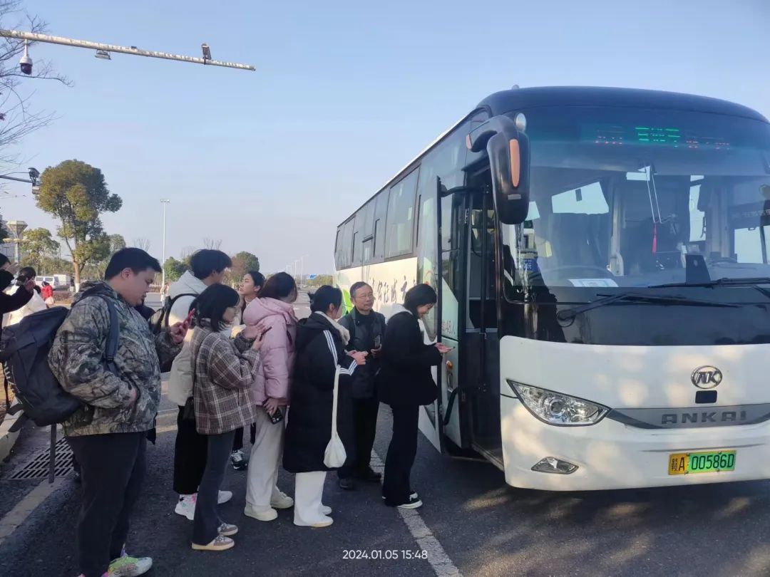 都市城際公交：共青至滕王閣景區(qū)直通車開(kāi)通啦！