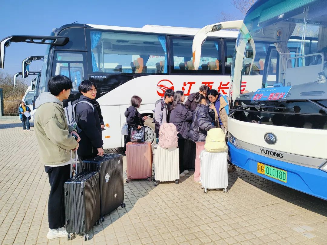 九江長運(yùn)：校園直通車開到校門口